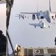Imagen para el artículo titulado Así se dirige a un grupo de aviones de combate en el aire para fotografiarlos en formación